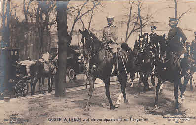 Kaiser Wilhelm auf einem Spazierritt im Tiergarten