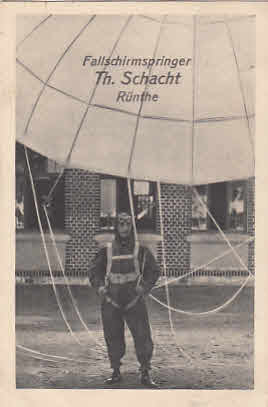 Fallschirmspringer Th. Schacht Rünthe